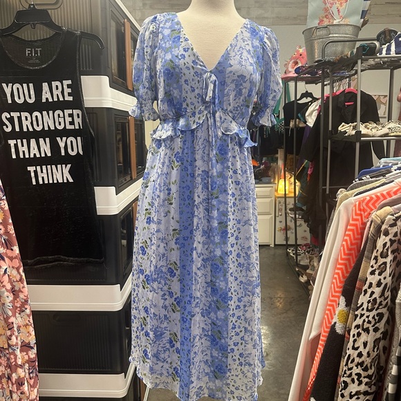 LC Lauren Conrad Dresses & Skirts - LC Lauren Conrad Blue and White V-Neck Sundress